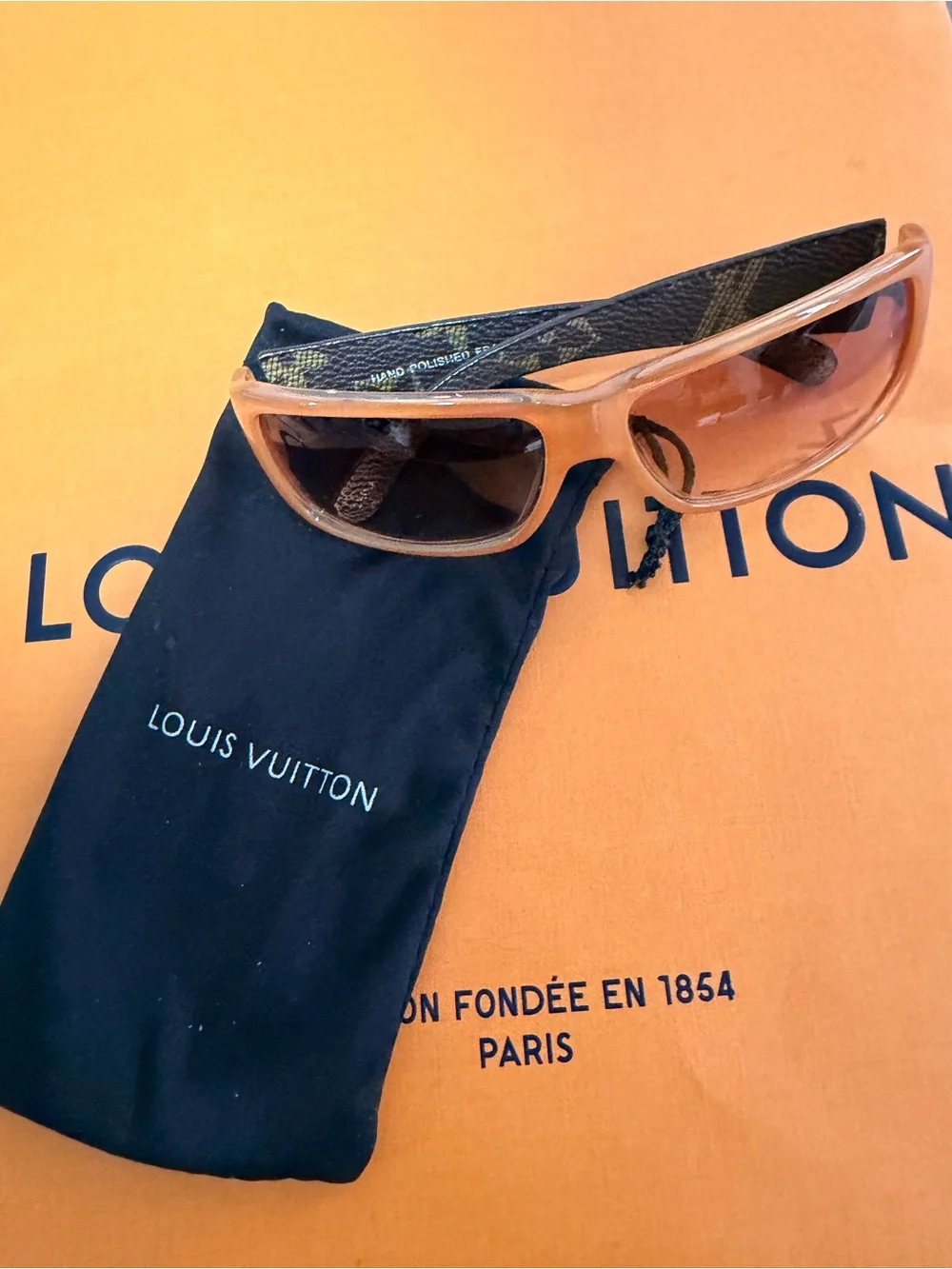 FASHION SUNGLASSES